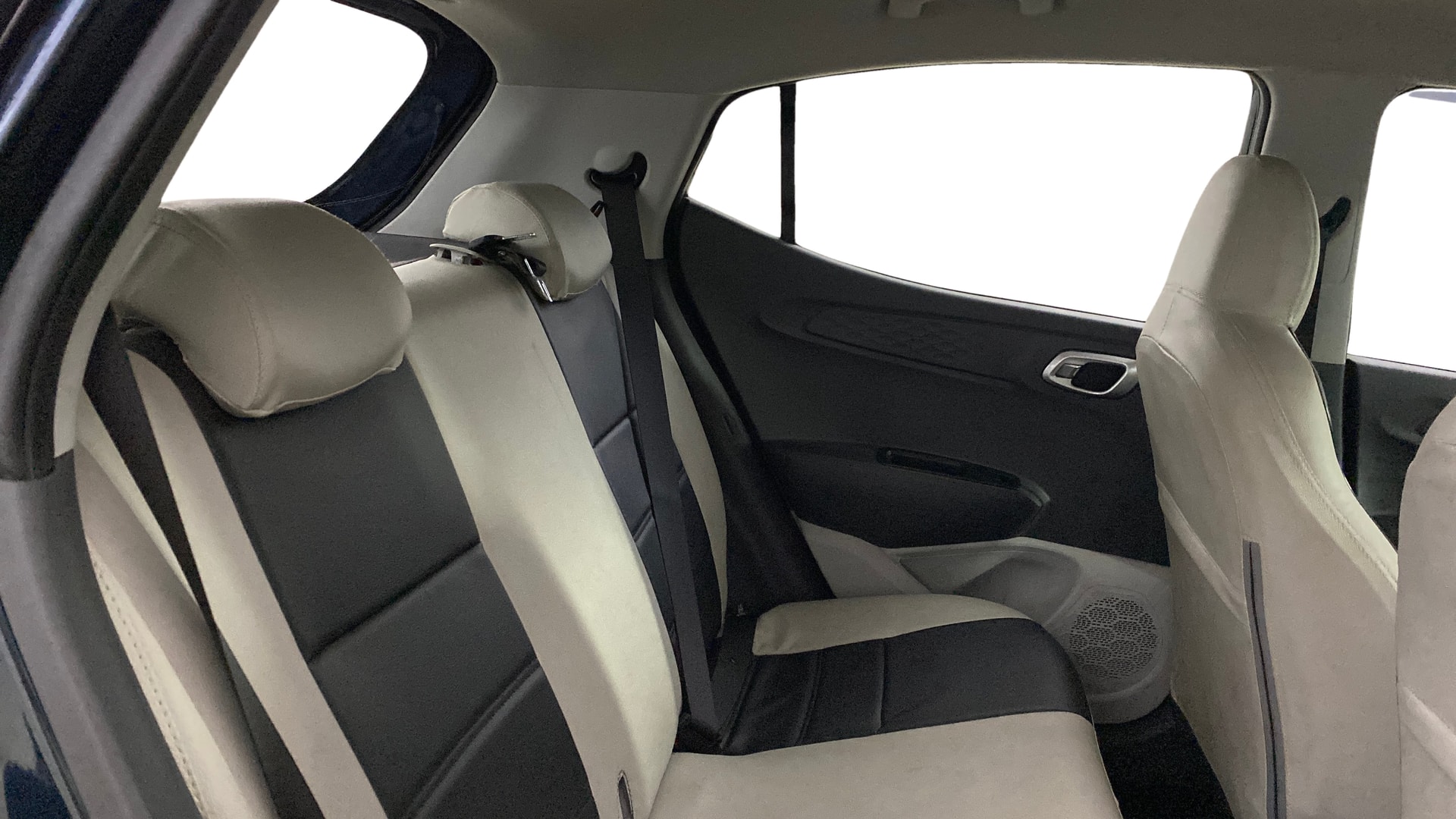 View 2025 Hyundai Grand i10 Nios Sportz Petrol AMT Image 29 Used 2025 Hyundai Grand i10 Nios Sportz Petrol AMT Image 29