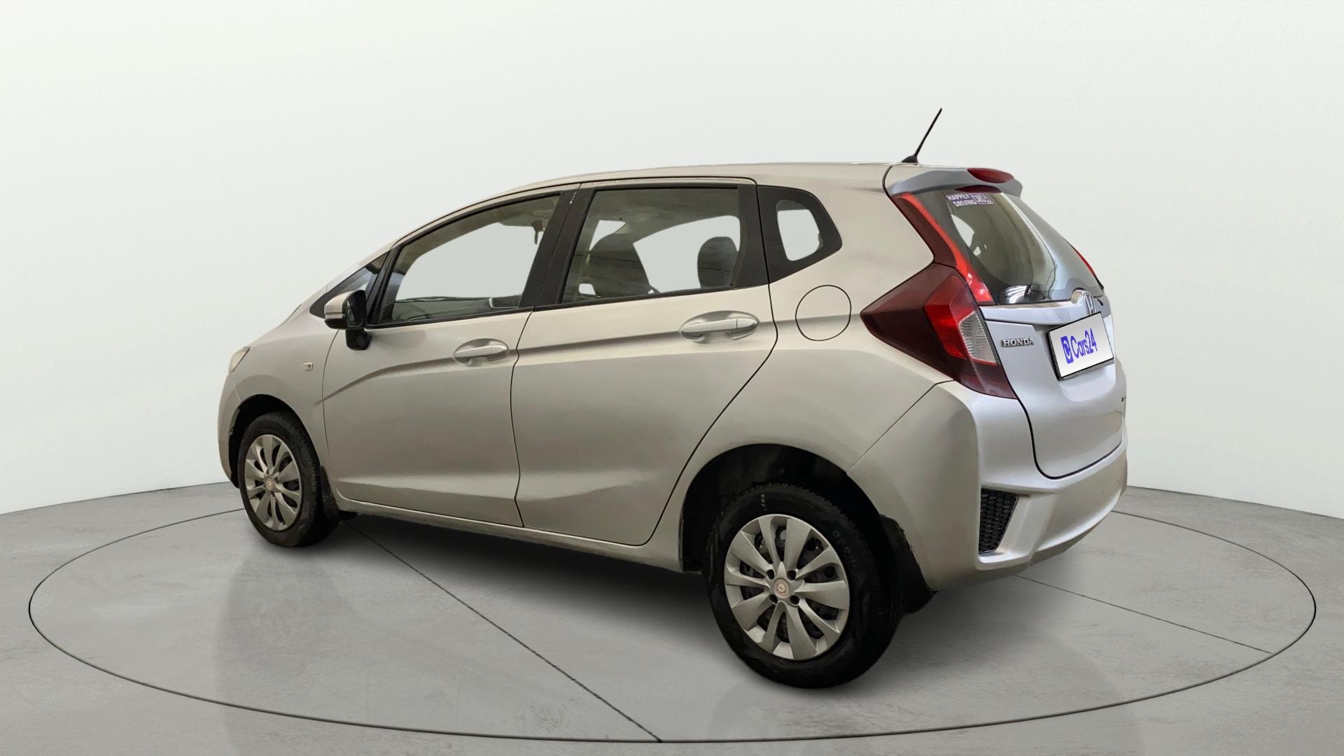 View 2016 Honda Jazz E MT Diesel Image 2 Used 2016 Honda Jazz E MT Diesel Image 2