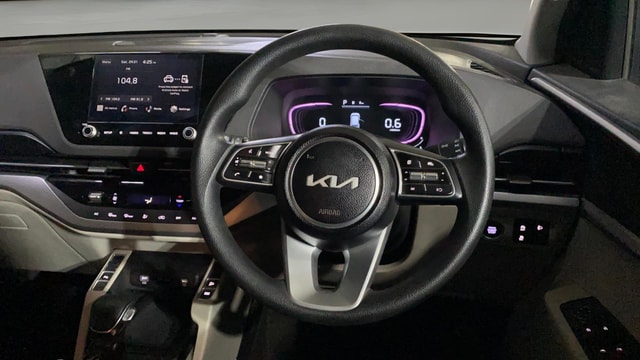 View Kia Carens Image 14 Used Kia Carens Image 14