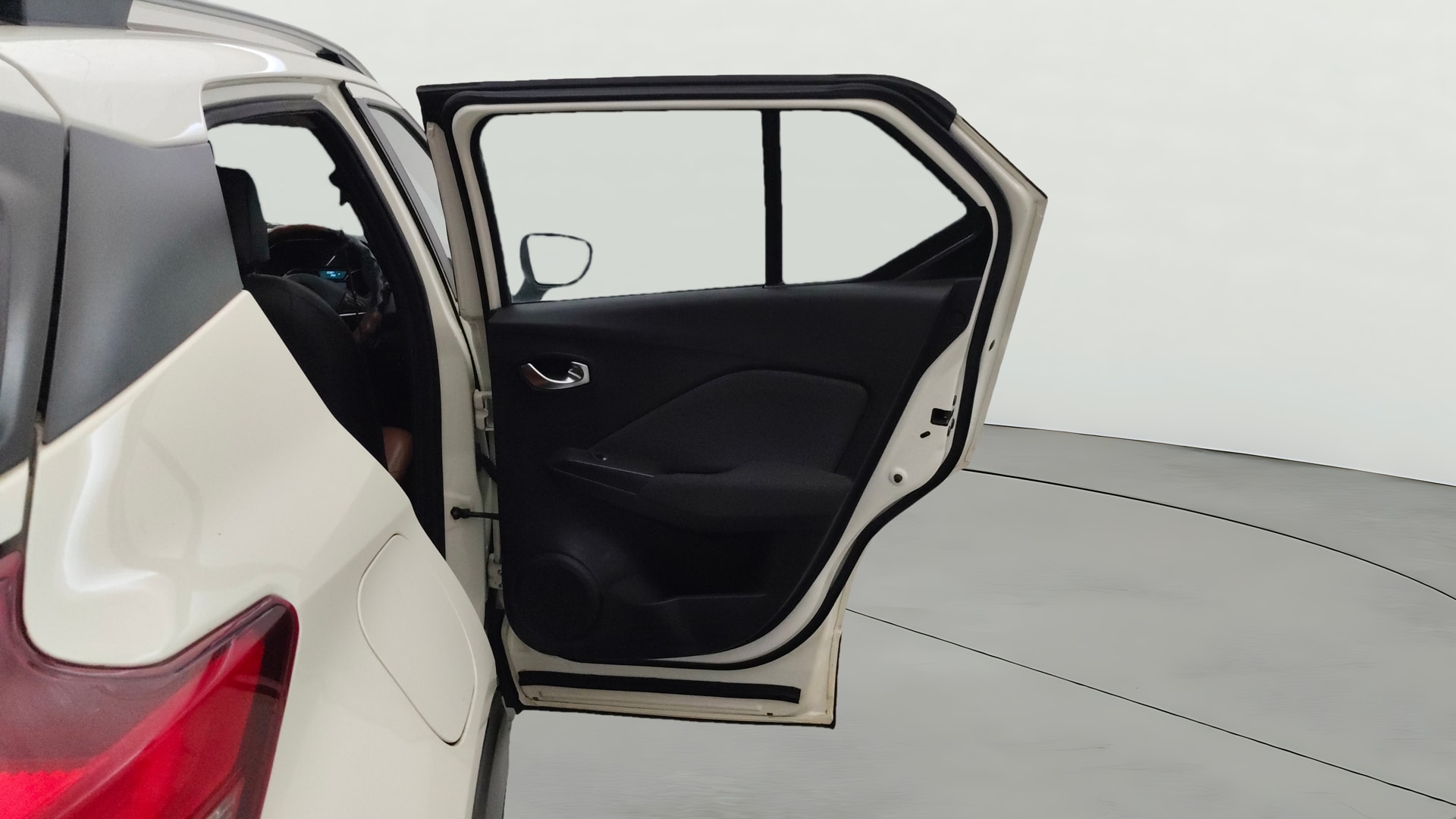 View 2020 Nissan Kicks 1.3 Turbo XV Image 7 Used 2020 Nissan Kicks 1.3 Turbo XV Image 7
