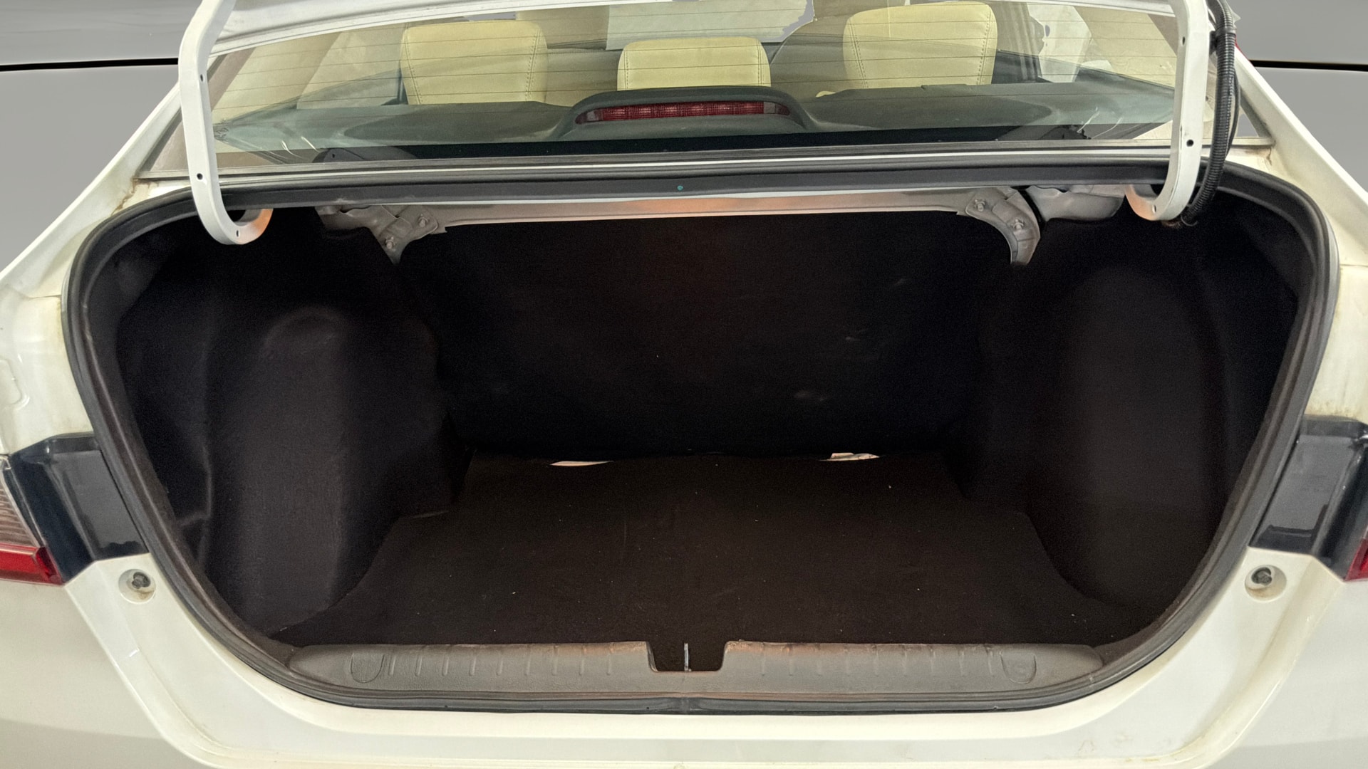 View 2025 Honda Amaze E MT Petrol BS IV Image 38 Used 2025 Honda Amaze E MT Petrol BS IV Image 38