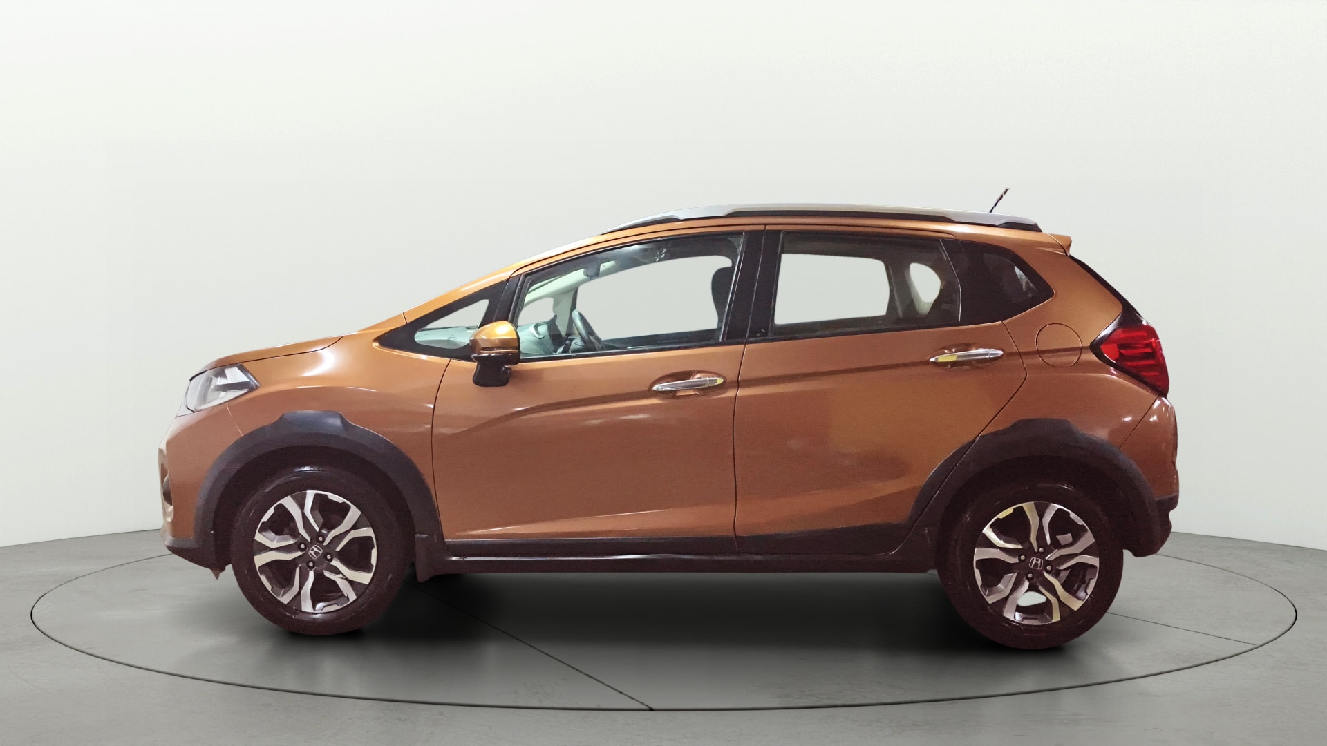 View 2017 Honda WR-V S MT Diesel Edge Edition Image 5 Used 2017 Honda WR-V S MT Diesel Edge Edition Image 5