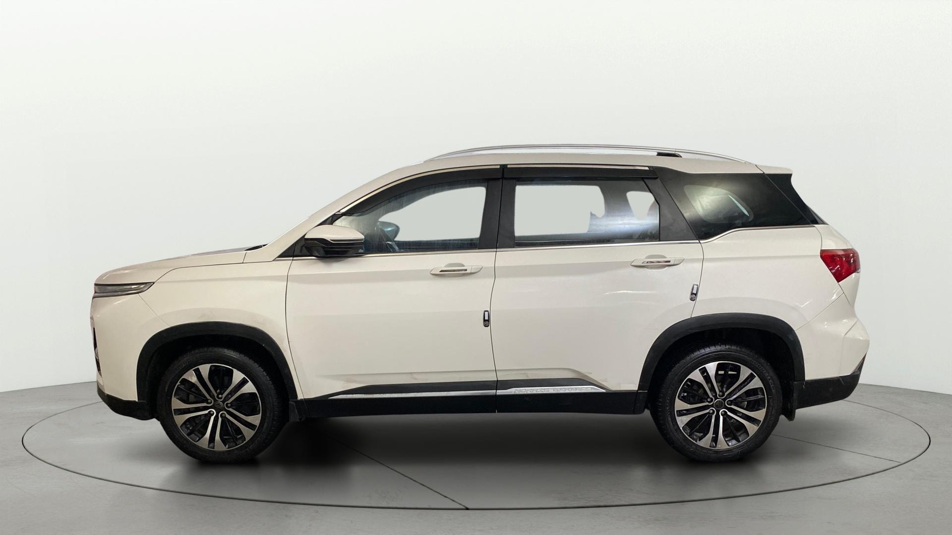View 2023 MG Hector Plus Sharp Pro 7 Seater Petrol Image 28 Used 2023 MG Hector Plus Sharp Pro 7 Seater Petrol Image 28