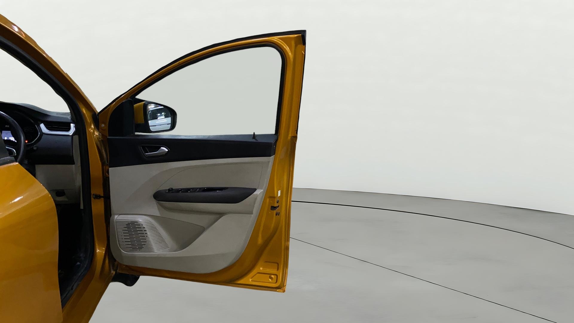 View 2019 Renault Triber RXZ Image 47 Used 2019 Renault Triber RXZ Image 47