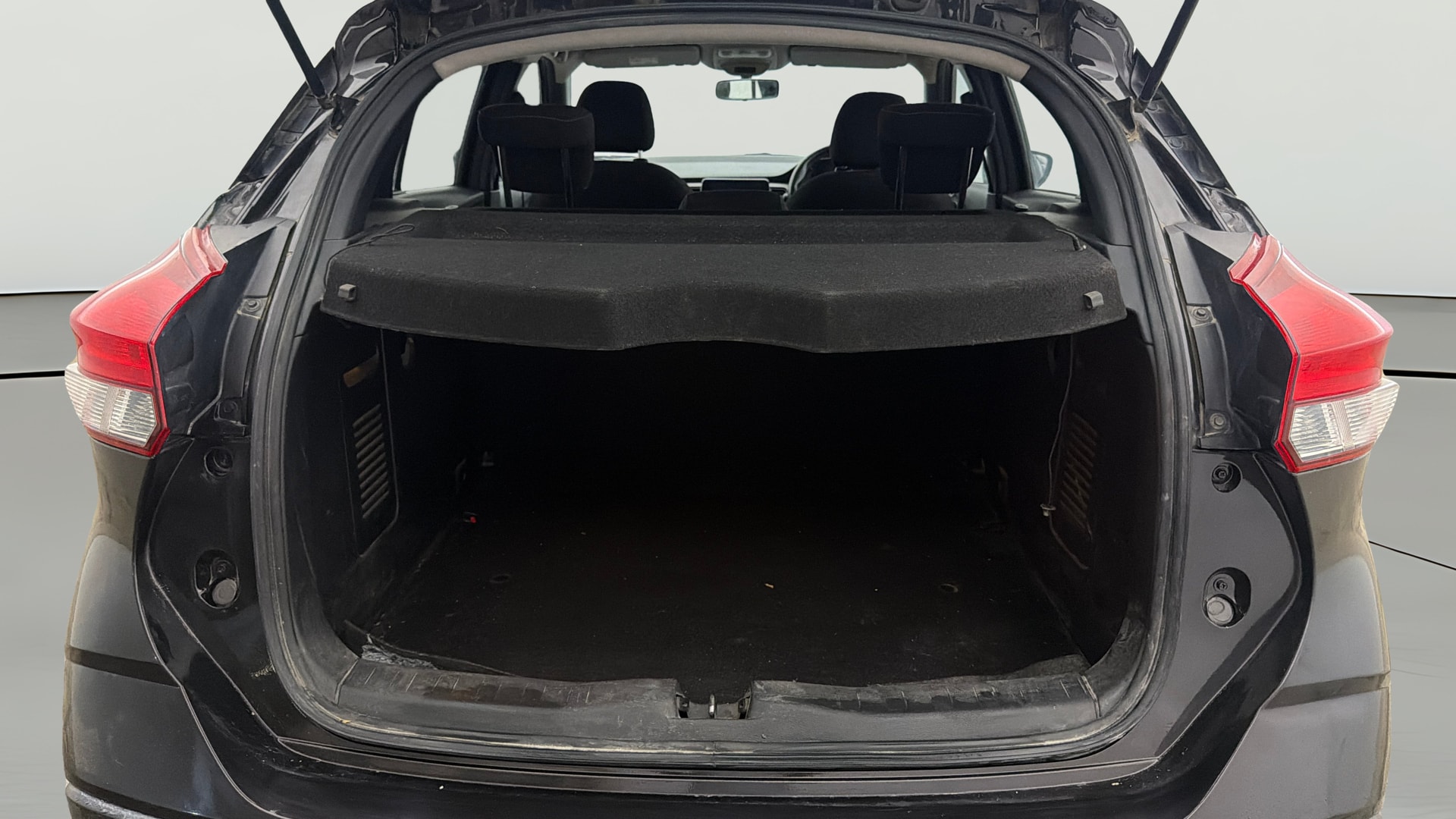 View 2022 Nissan Kicks XV Petrol BS IV Image 37 Used 2022 Nissan Kicks XV Petrol BS IV Image 37