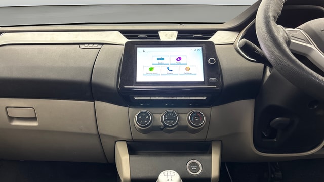 View Renault Triber Image 18 Used Renault Triber Image 18