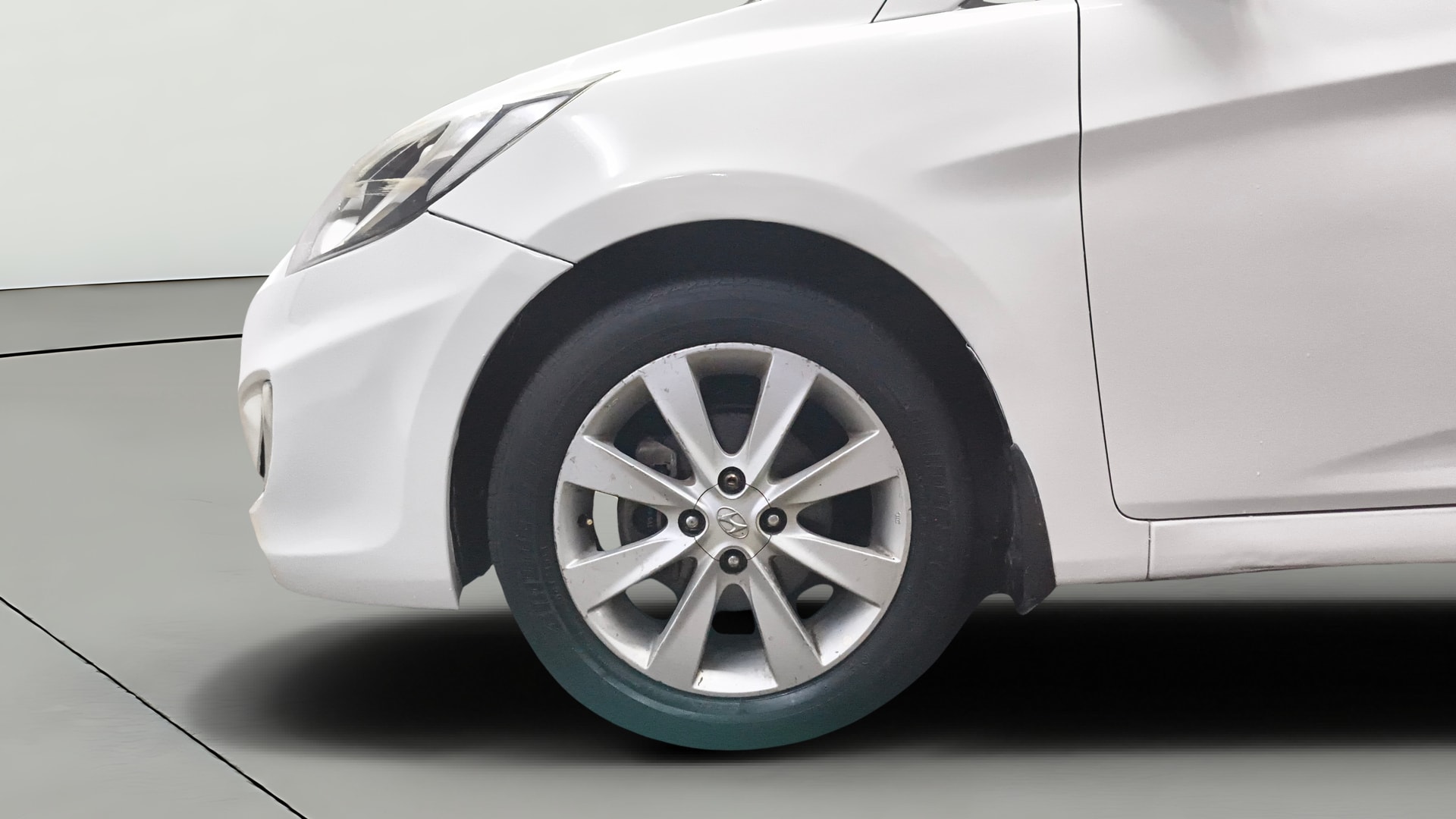 View 2013 Hyundai Fluidic Verna 1.6 VTVT SX Image 28 Used 2013 Hyundai Fluidic Verna 1.6 VTVT SX Image 28
