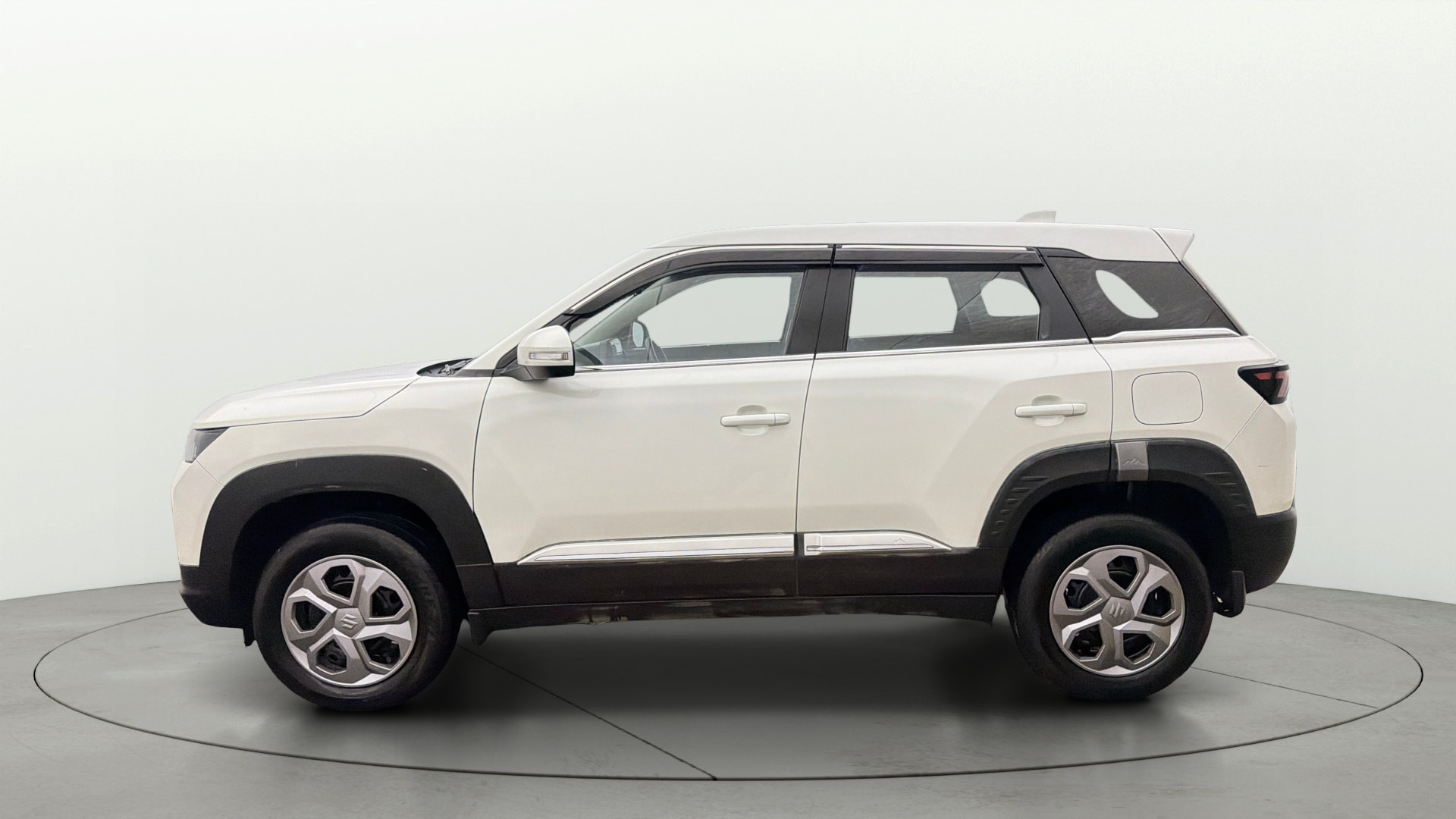 View 2025 Maruti Suzuki 1000 Base Variant Image 5 Used 2025 Maruti Suzuki 1000 Base Variant Image 5