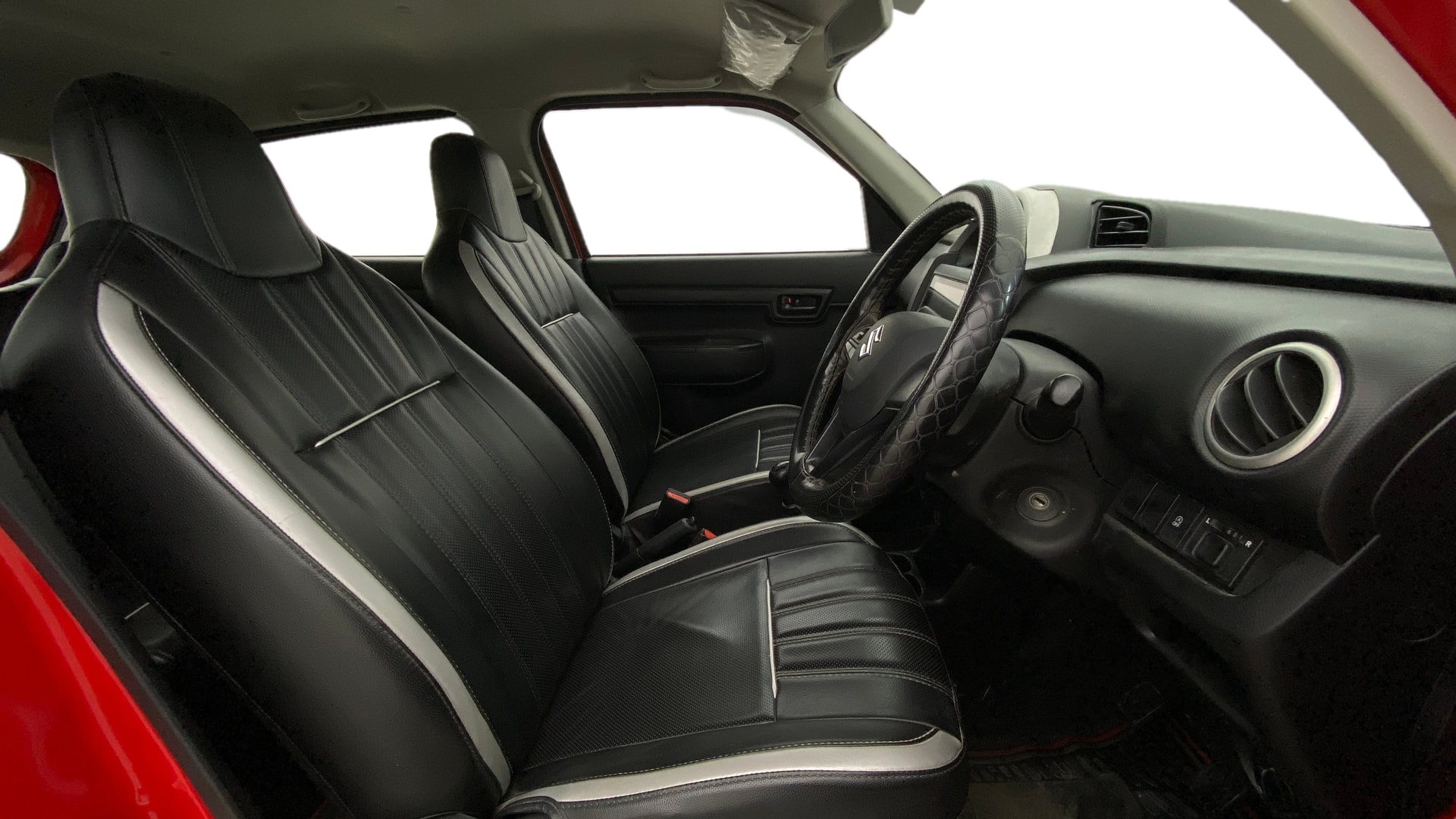 View 2022 Maruti Suzuki 1000 Base Variant Image 26 Used 2022 Maruti Suzuki 1000 Base Variant Image 26