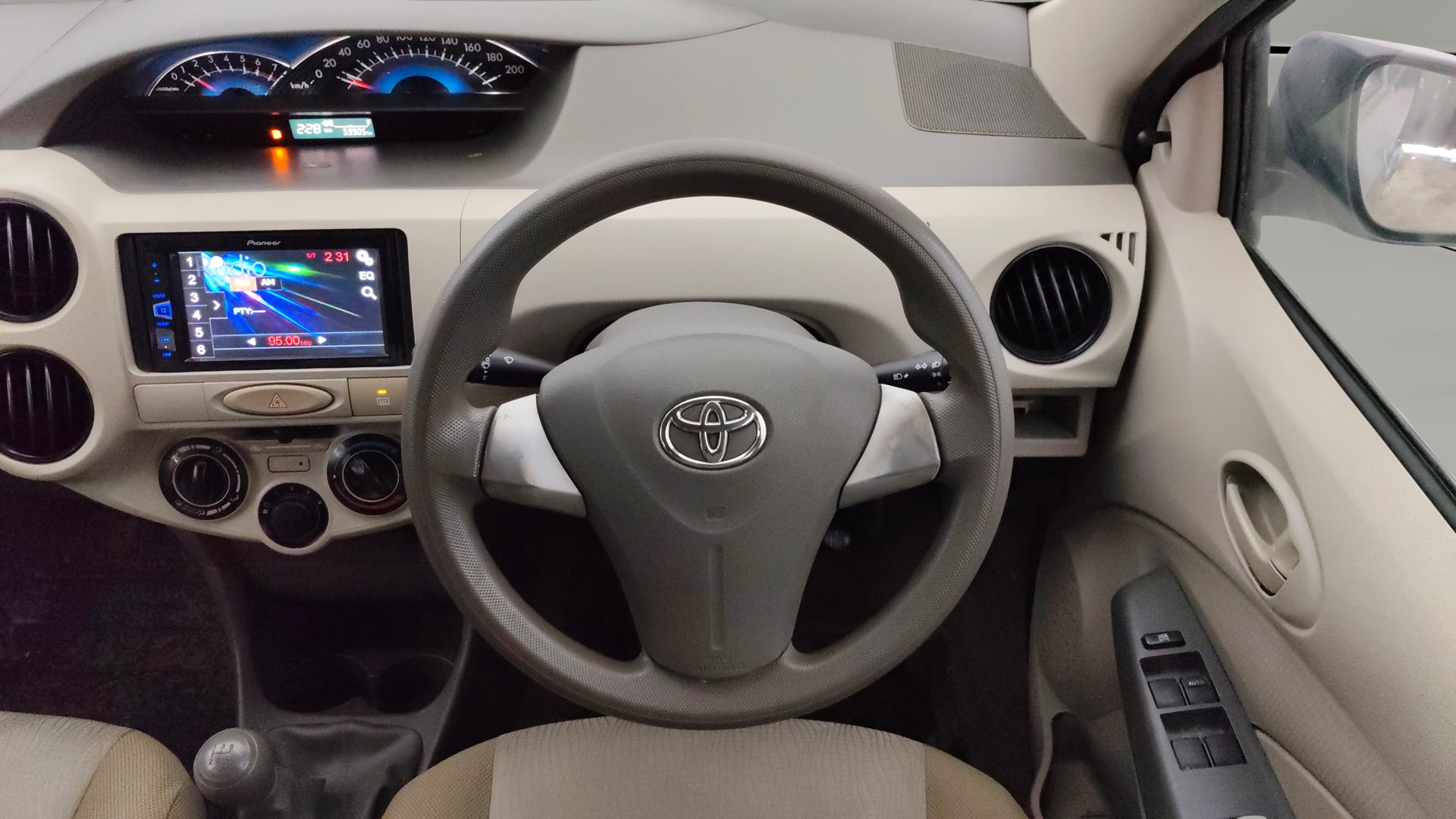 View 2015 Toyota Etios Liva G Image 20 Used 2015 Toyota Etios Liva G Image 20