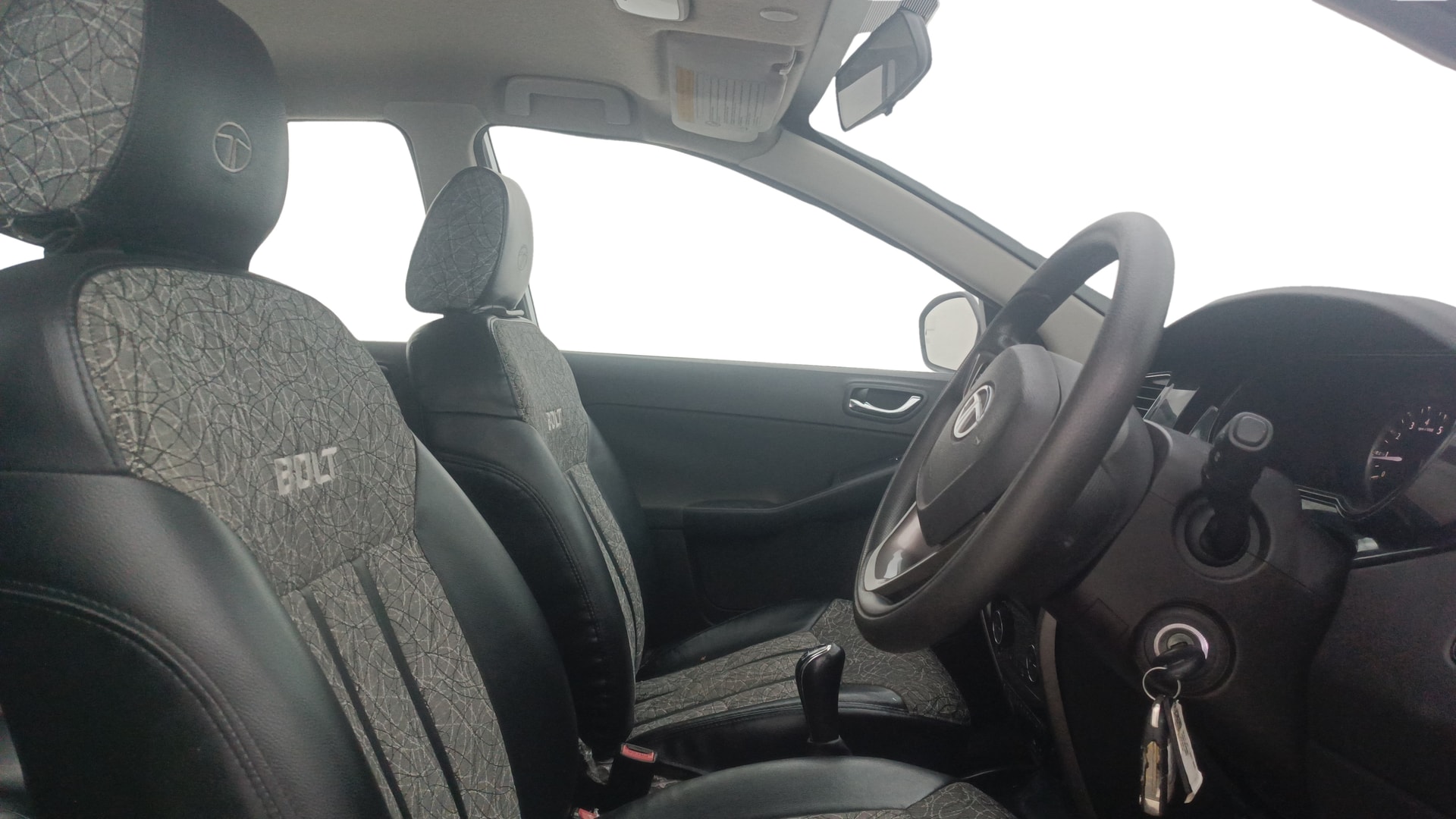 View 2015 Tata Bolt XE Quadrajet 75PS Diesel Image 17 Used 2015 Tata Bolt XE Quadrajet 75PS Diesel Image 17