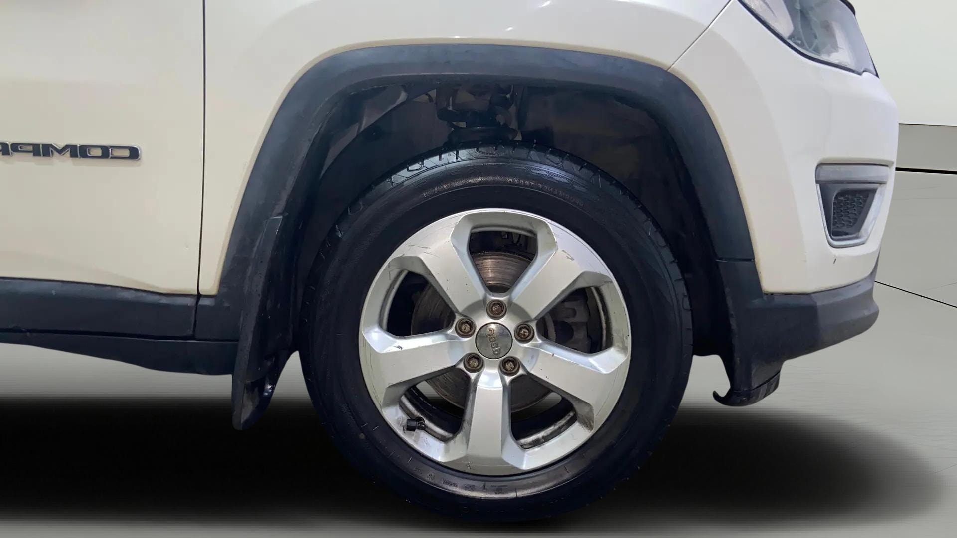 View 2019 Jeep Compass Limited 1.4 Multi AIR Petrol DDCT AT BS IV Image 41 Used 2019 Jeep Compass Limited 1.4 Multi AIR Petrol DDCT AT BS IV Image 41