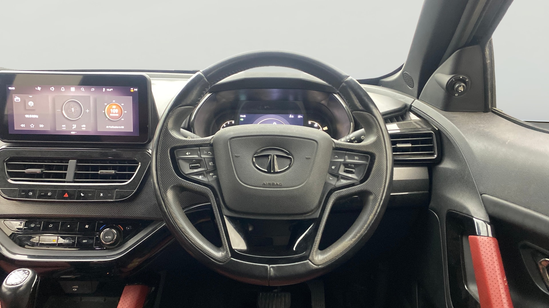View 2023 Tata Harrier XE Image 21 Used 2023 Tata Harrier XE Image 21