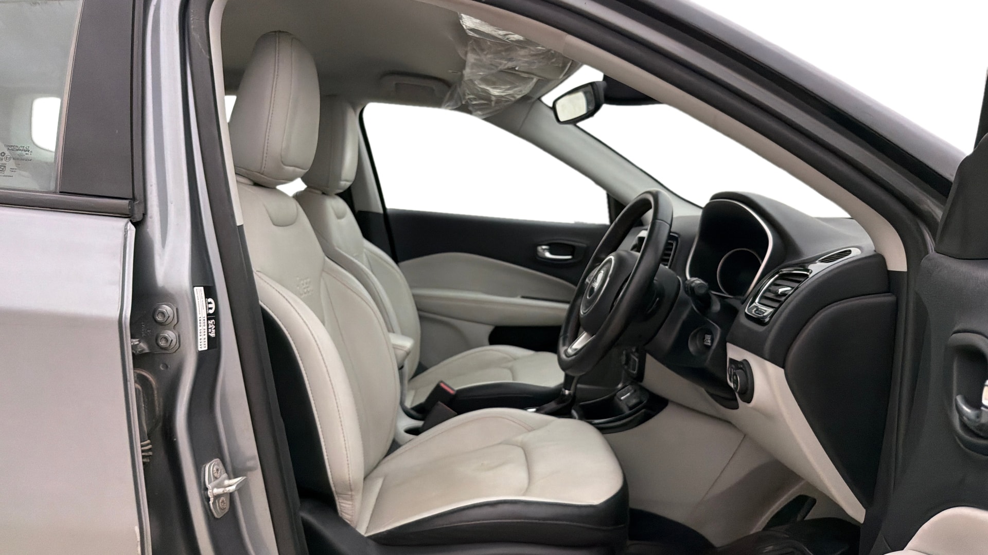 View 2019 Jeep Compass Limited 1.4 Multi AIR Petrol DDCT AT BS IV Image 17 Used 2019 Jeep Compass Limited 1.4 Multi AIR Petrol DDCT AT BS IV Image 17