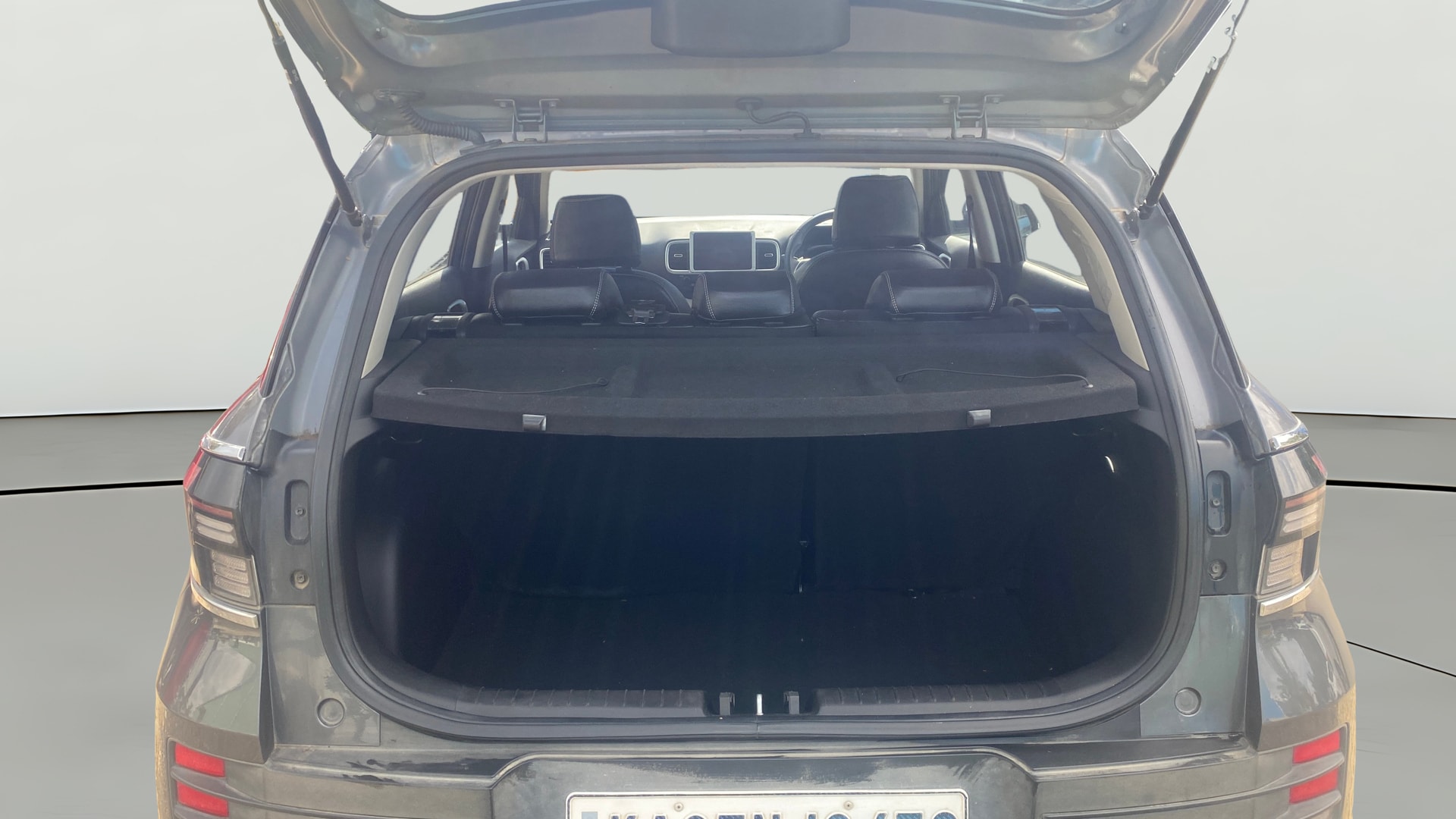 View 2023 Hyundai Venue SX (O) 1.0 Turbo Petrol DCT Image 39 Used 2023 Hyundai Venue SX (O) 1.0 Turbo Petrol DCT Image 39