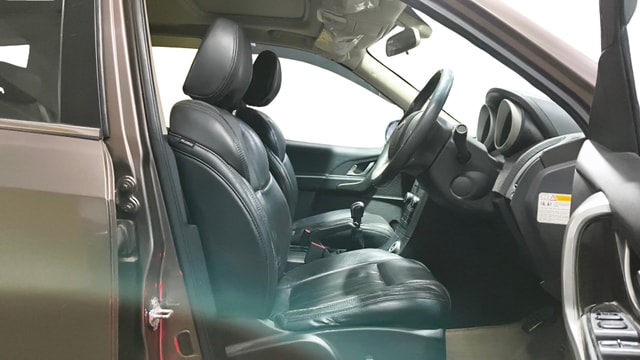 View Mahindra XUV500 Image 19 Used Mahindra XUV500 Image 19