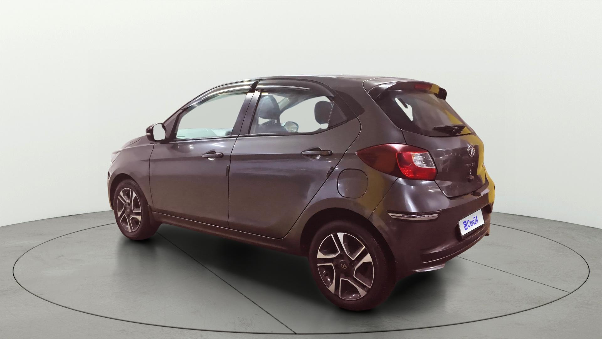 View 2021 Tata Tiago Revotorq XB Image 2 Used 2021 Tata Tiago Revotorq XB Image 2