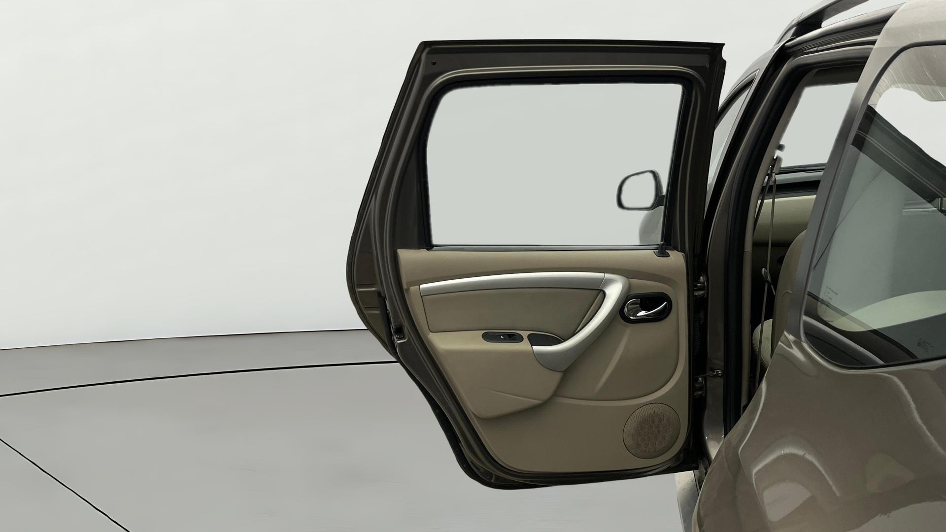 View 2015 Nissan Terrano XL P Image 14 Used 2015 Nissan Terrano XL P Image 14