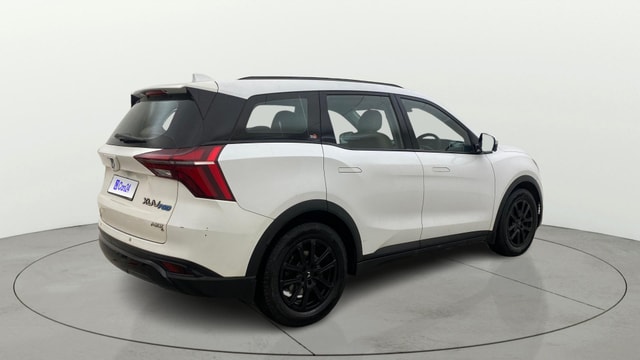 View Mahindra XUV700 Image 48 Used Mahindra XUV700 Image 48