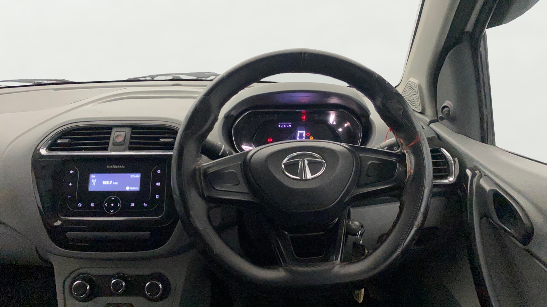 View 2022 Tata Tigor XE Diesel Image 20 Used 2022 Tata Tigor XE Diesel Image 20