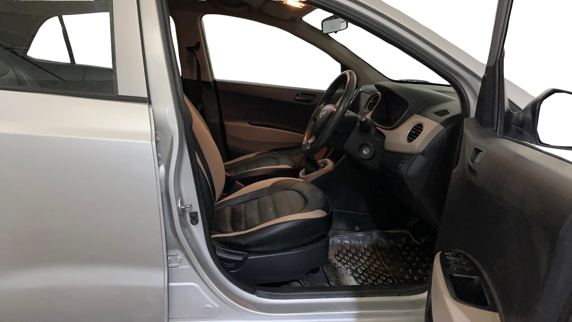 View 2015 Hyundai Grand i10 Magna 1.2 Kappa VTVT Image 25 Used 2015 Hyundai Grand i10 Magna 1.2 Kappa VTVT Image 25