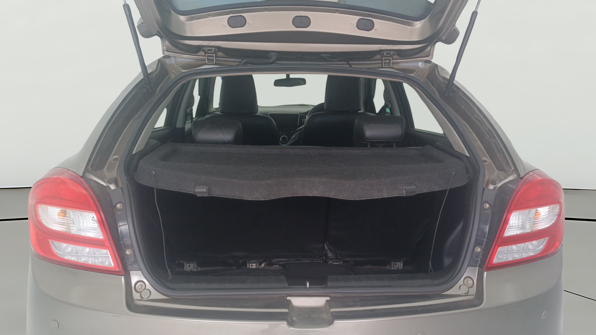 View 2019 Maruti Suzuki 1000 Base Variant Image 38 Used 2019 Maruti Suzuki 1000 Base Variant Image 38
