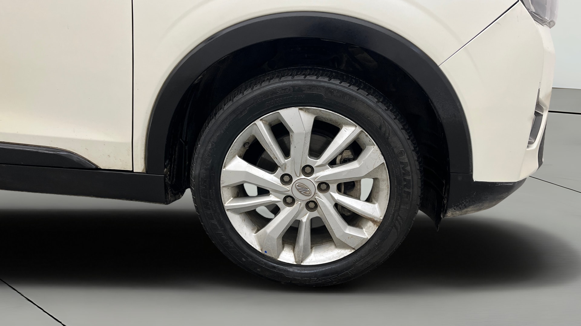 View 2019 Mahindra XUV300 W4 Petrol BS IV Image 42 Used 2019 Mahindra XUV300 W4 Petrol BS IV Image 42