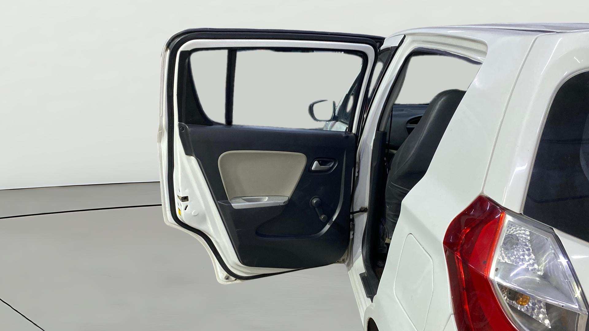 View 2016 Maruti Suzuki Alto K10 LX Image 22 Used 2016 Maruti Suzuki Alto K10 LX Image 22