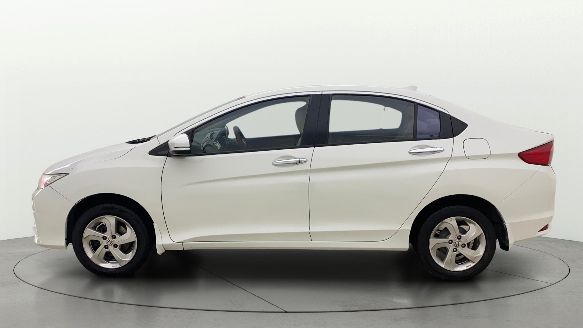 View 2016 Honda City ZX MT Diesel Anniversary Edition Image 6 Used 2016 Honda City ZX MT Diesel Anniversary Edition Image 6