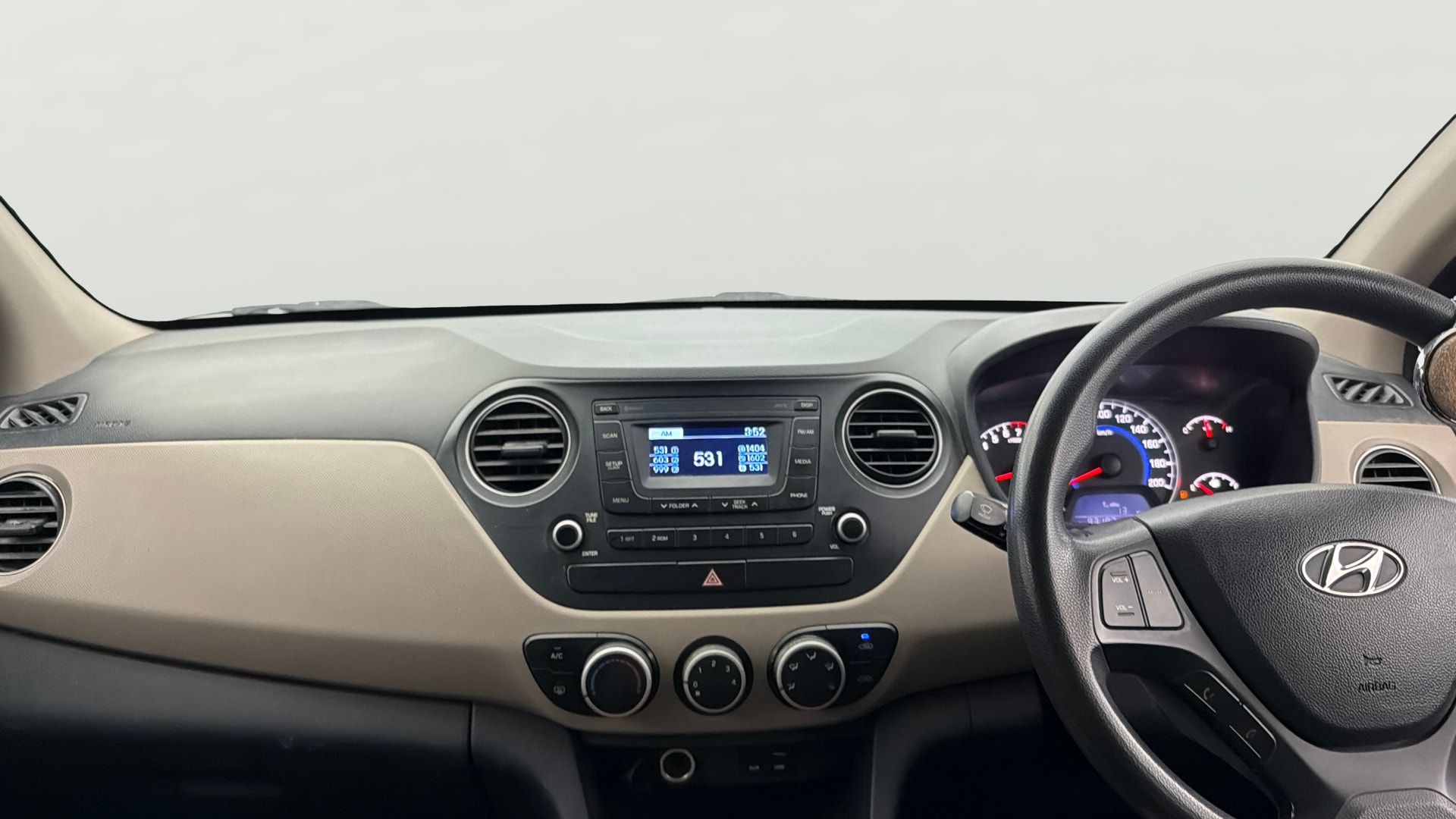 View 2016 Hyundai Grand i10 Sportz 1.2 Kappa Image 17 Used 2016 Hyundai Grand i10 Sportz 1.2 Kappa Image 17