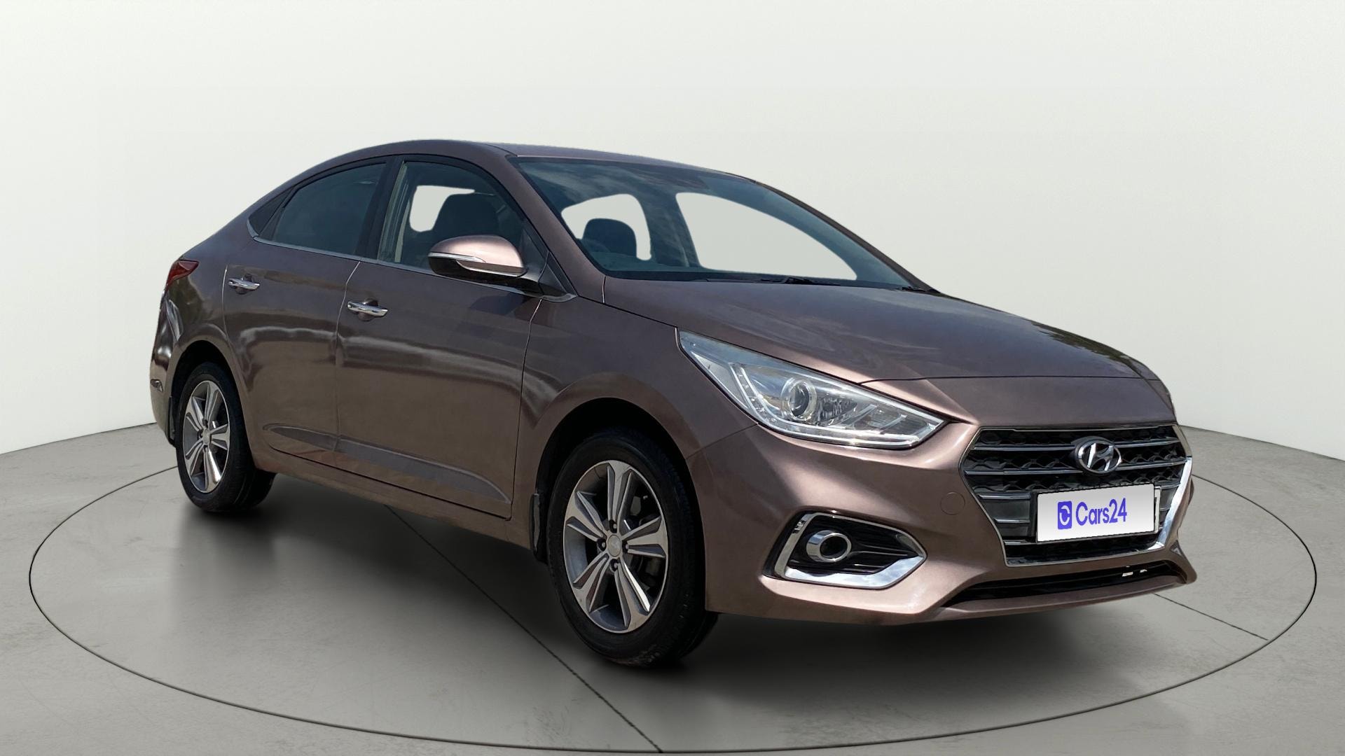 View 2018 Hyundai Verna 1.6 VTVT SX (O) AT Image 22 Used 2018 Hyundai Verna 1.6 VTVT SX (O) AT Image 22