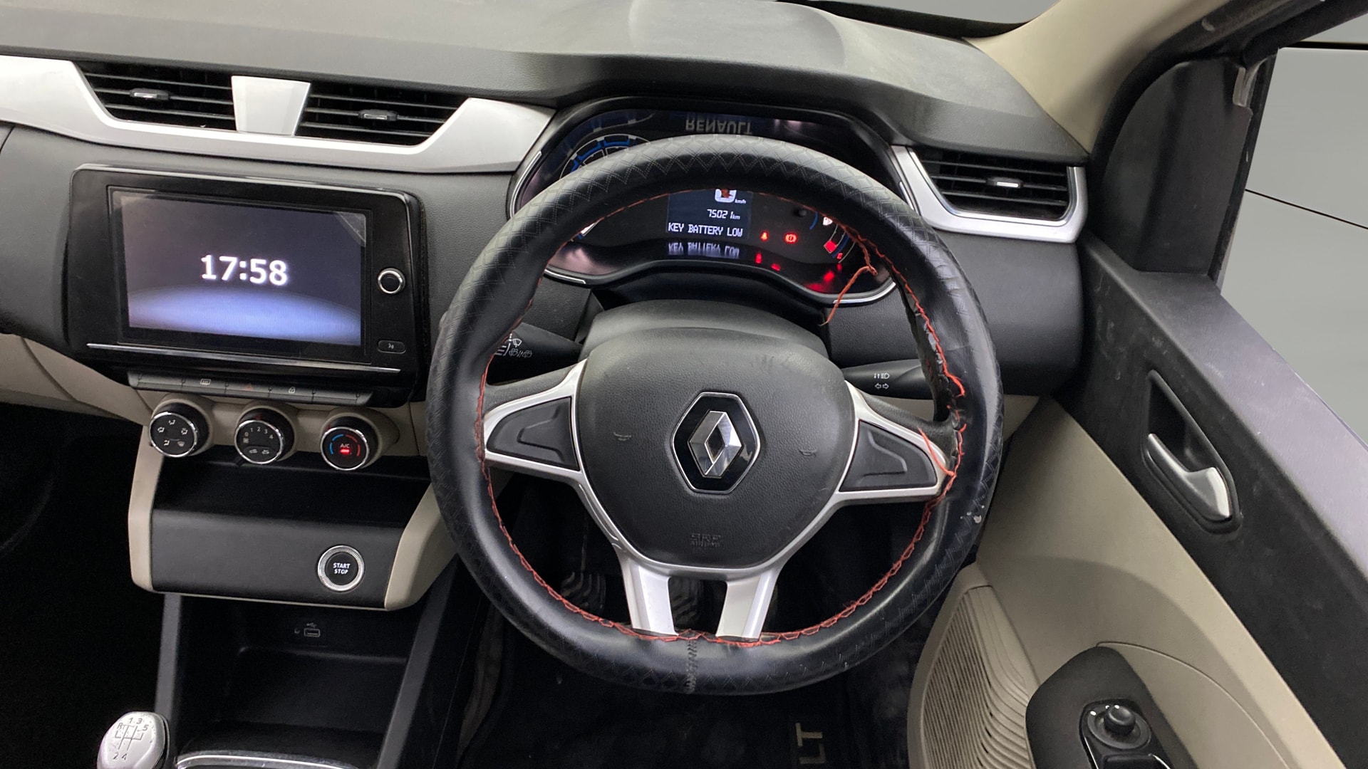 View 2020 Renault Triber RXZ Image 20 Used 2020 Renault Triber RXZ Image 20