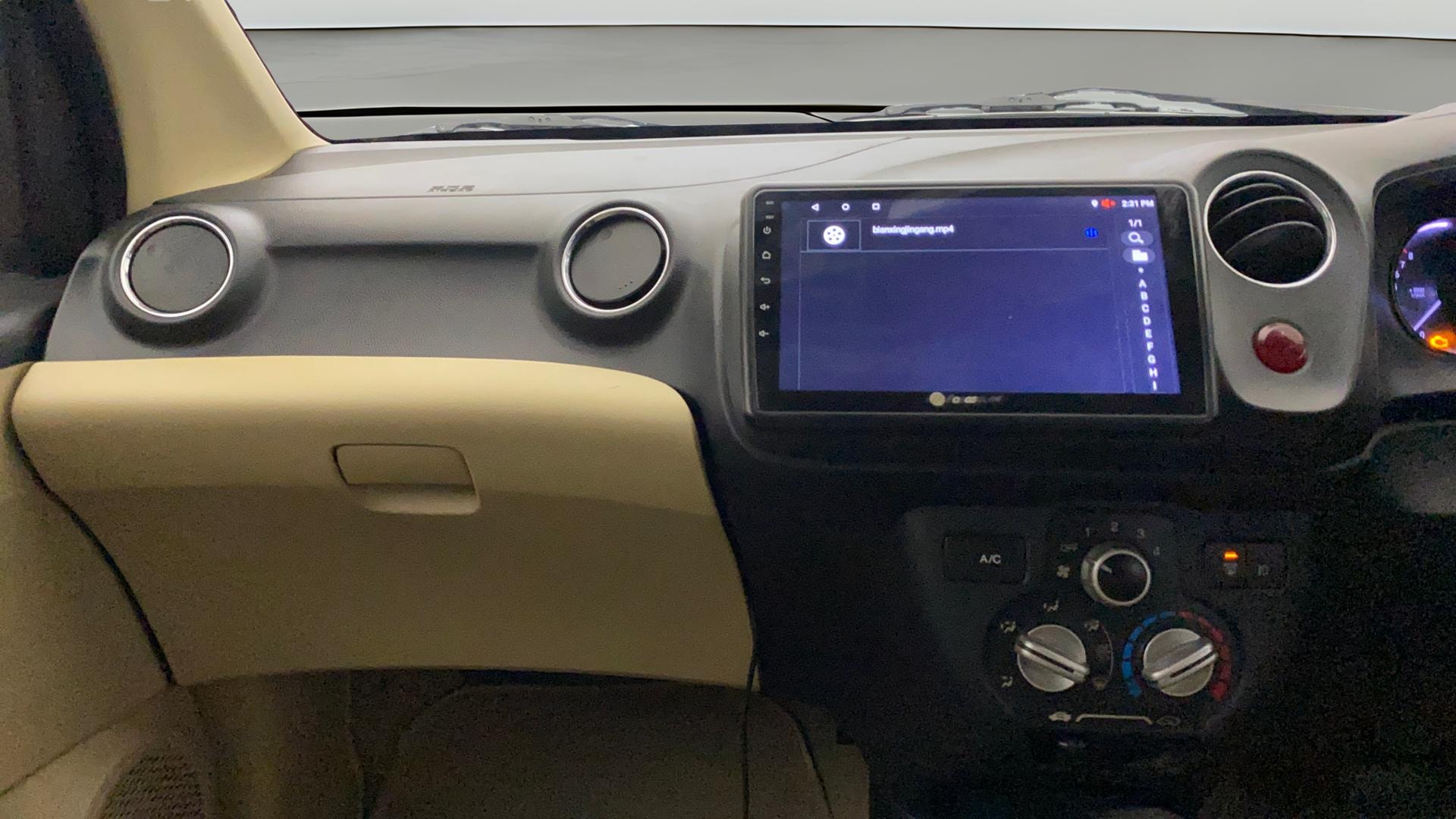 View 2015 Honda Brio VX AT Petrol Image 17 Used 2015 Honda Brio VX AT Petrol Image 17