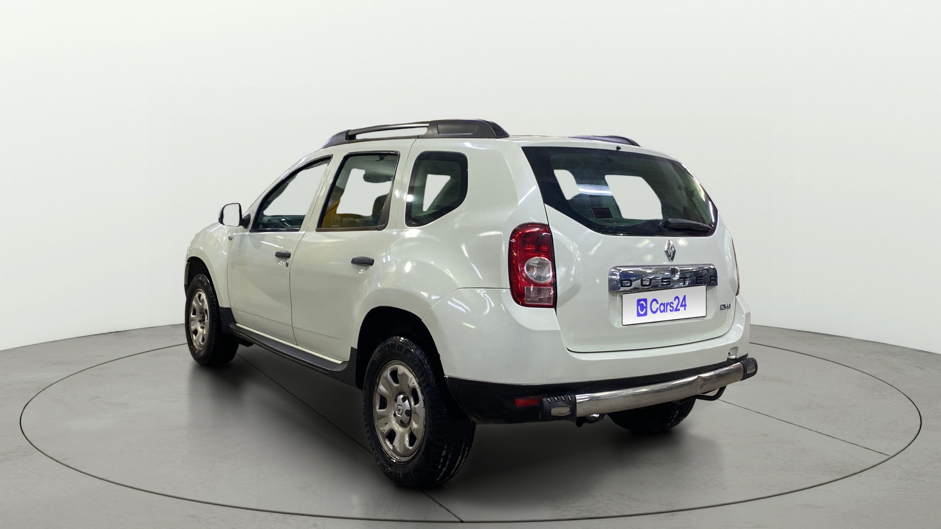 View 2014 Renault Duster Diesel 85PS STD Image 2 Used 2014 Renault Duster Diesel 85PS STD Image 2