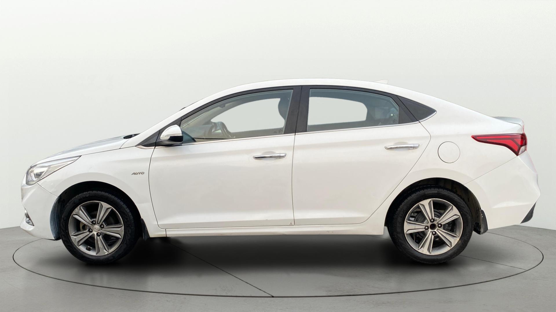 View 2019 Hyundai Verna 1.6 VTVT SX (O) AT Image 6 Used 2019 Hyundai Verna 1.6 VTVT SX (O) AT Image 6