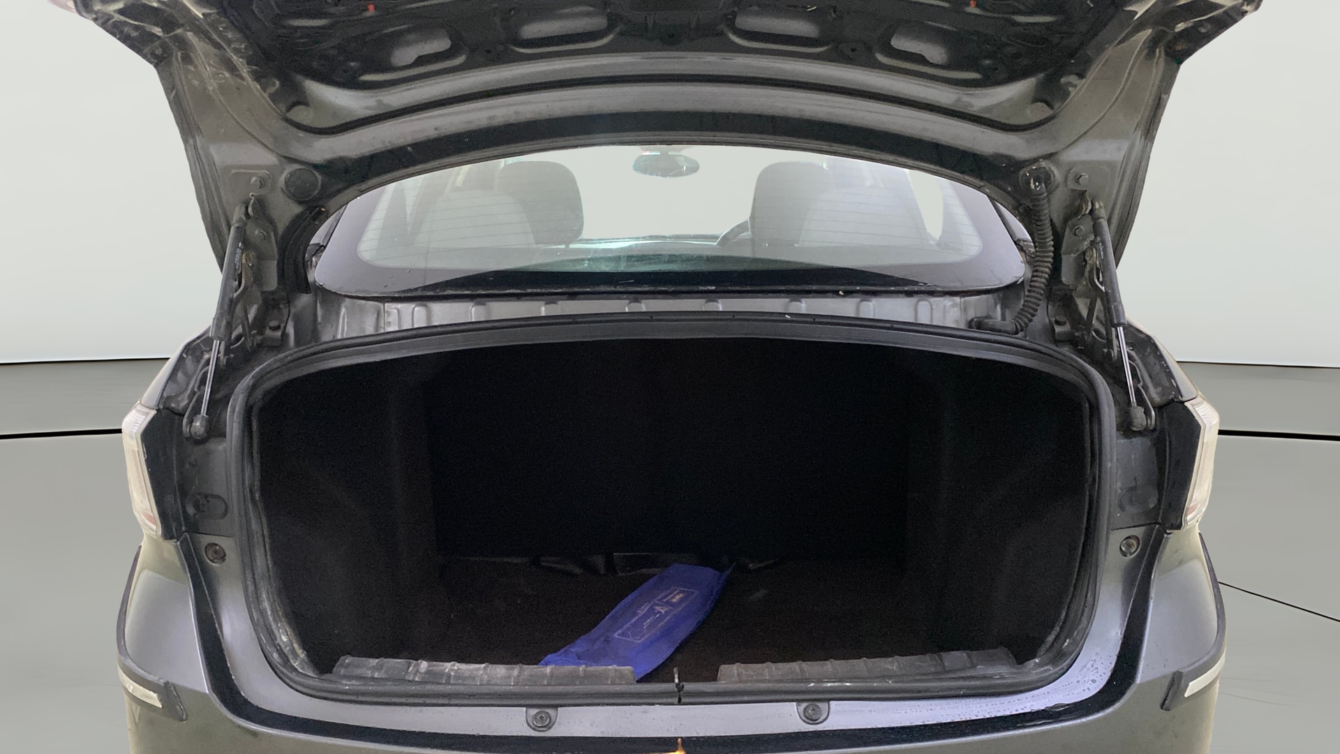 View 2020 Tata Tigor XE Diesel Image 38 Used 2020 Tata Tigor XE Diesel Image 38