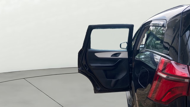 View Mahindra XUV700 Image 16 Used Mahindra XUV700 Image 16