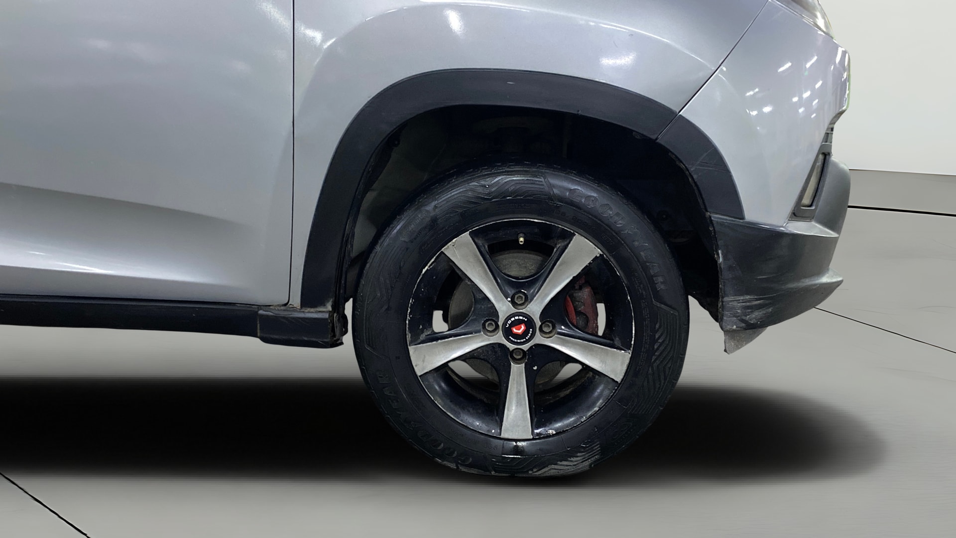 View 2017 Mahindra KUV100 K4 Plus Petrol 5 Seater BS IV Image 41 Used 2017 Mahindra KUV100 K4 Plus Petrol 5 Seater BS IV Image 41