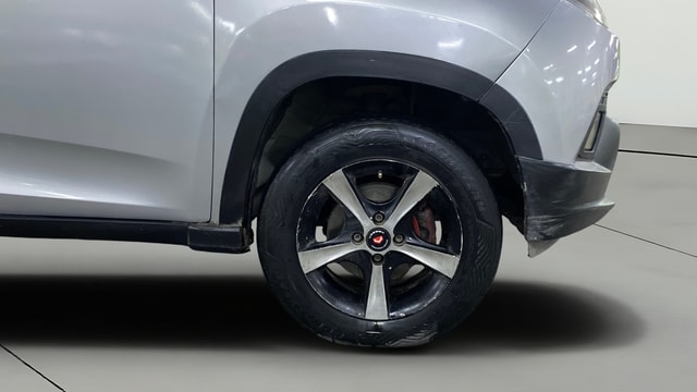 View Mahindra KUV100 Image 41 Used Mahindra KUV100 Image 41