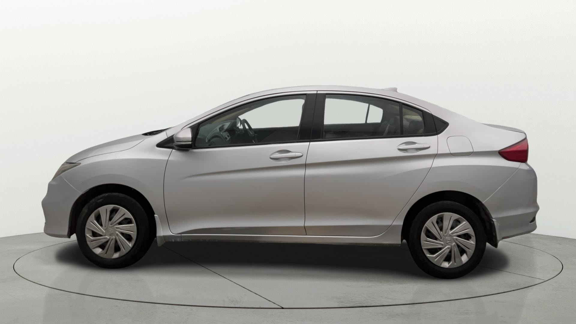 View 2017 Honda City ZX MT Diesel Anniversary Edition Image 6 Used 2017 Honda City ZX MT Diesel Anniversary Edition Image 6