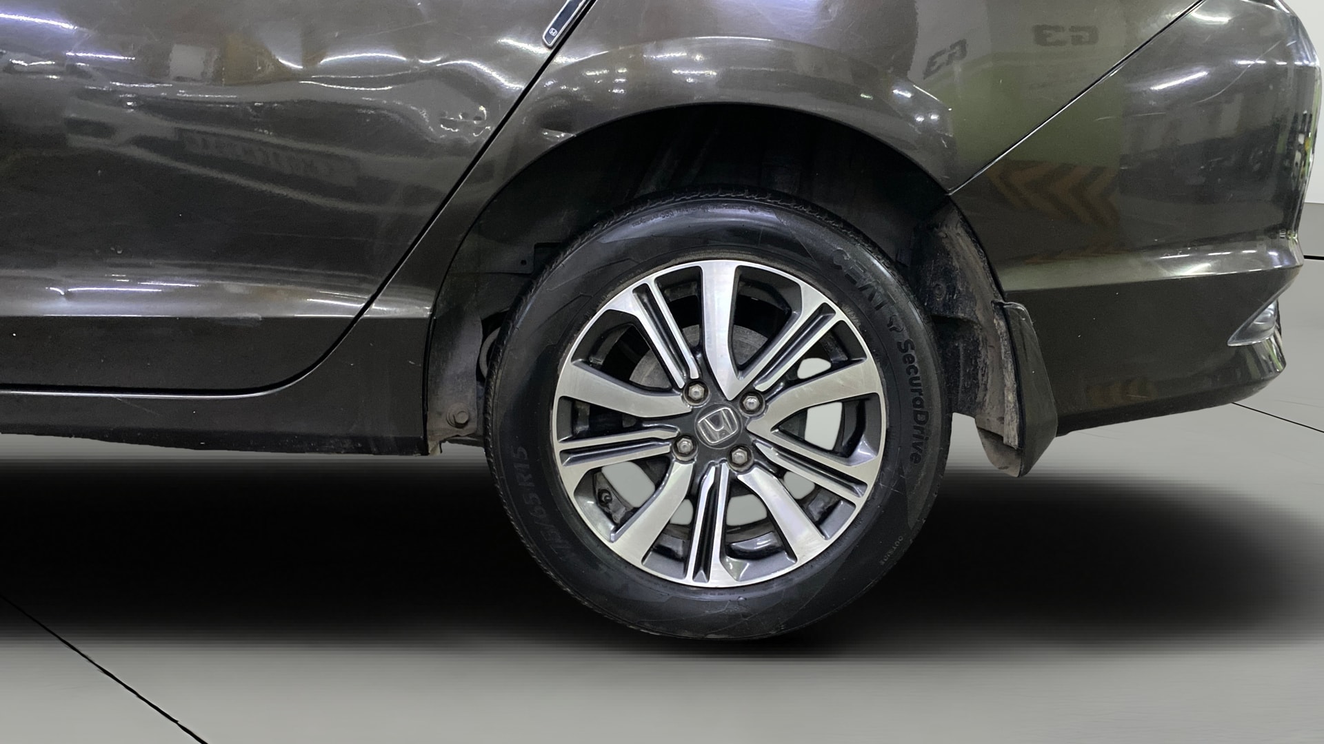 View 2019 Honda City ZX MT Diesel Anniversary Edition Image 8 Used 2019 Honda City ZX MT Diesel Anniversary Edition Image 8