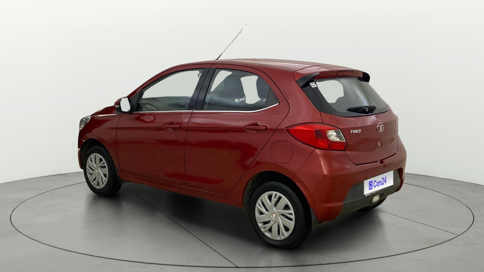 View 2017 Tata Tiago Revotorq XB Image 2 Used 2017 Tata Tiago Revotorq XB Image 2