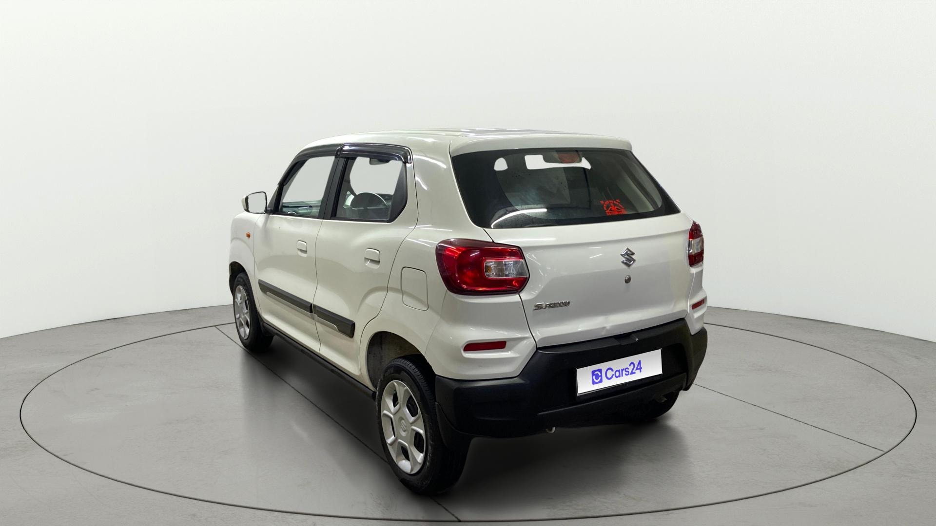 View 2022 Maruti Suzuki 1000 Base Variant Image 2 Used 2022 Maruti Suzuki 1000 Base Variant Image 2