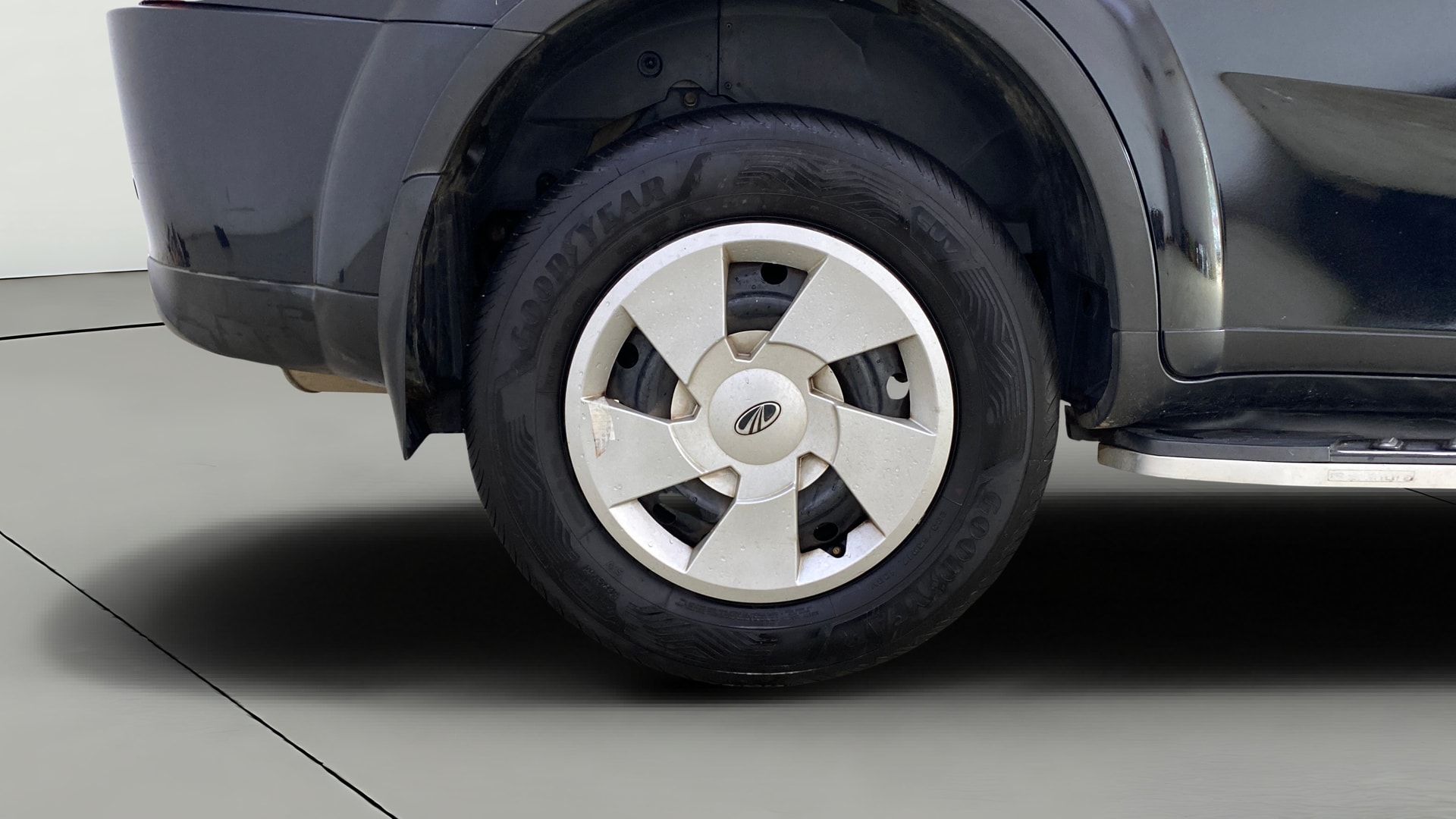 View 2018 Mahindra XUV500 W6 AT Image 25 Used 2018 Mahindra XUV500 W6 AT Image 25