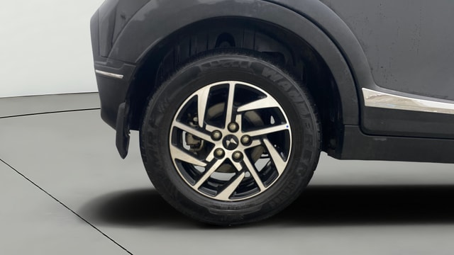 View Mahindra XUV 3XO Image 34 Used Mahindra XUV 3XO Image 34