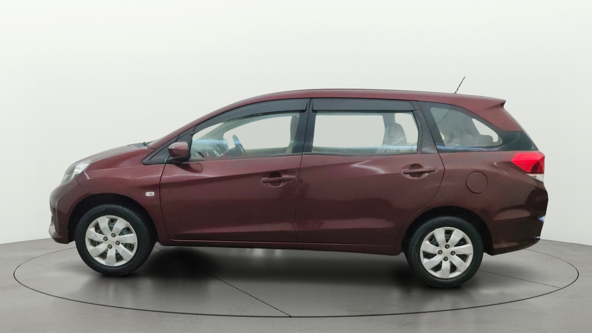 View 2015 Honda Mobilio E Diesel Image 5 Used 2015 Honda Mobilio E Diesel Image 5