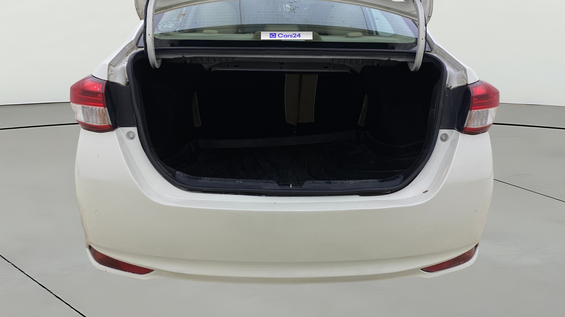 View 2019 Toyota Yaris V CVT Image 40 Used 2019 Toyota Yaris V CVT Image 40