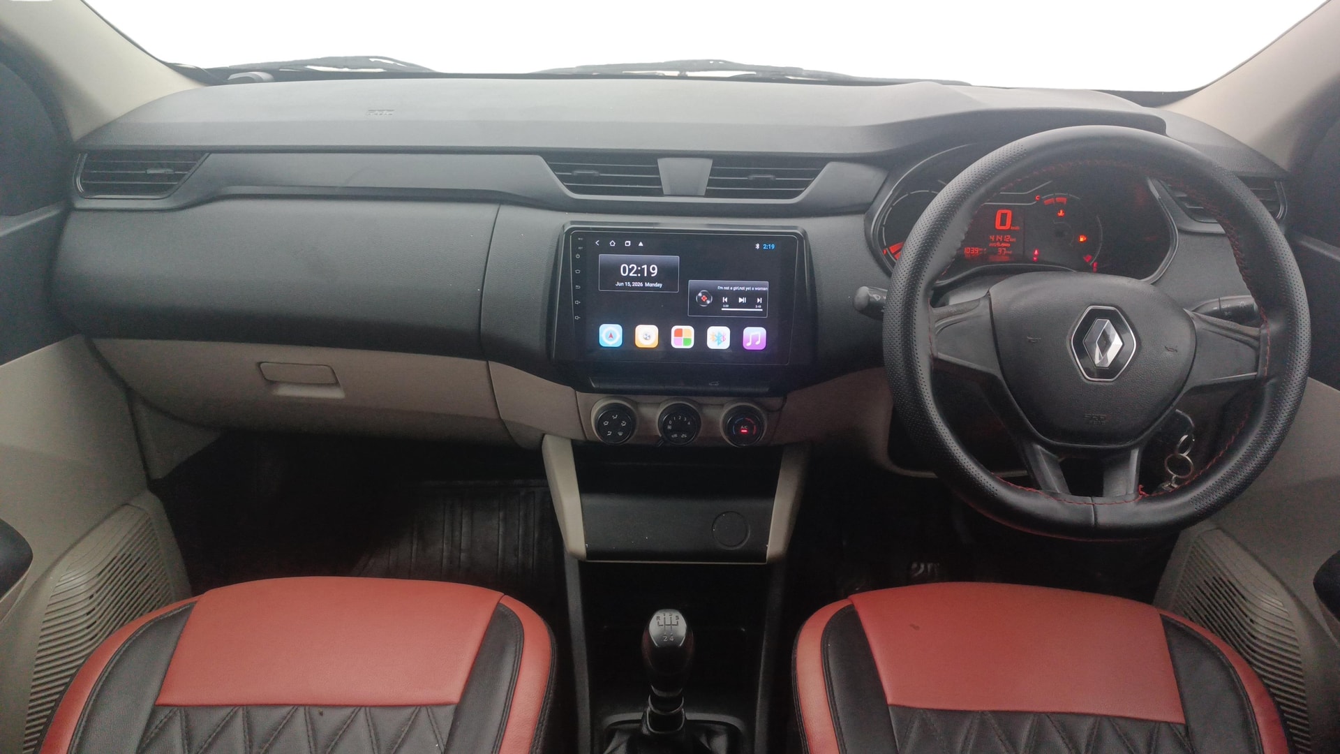 View 2020 Renault Triber RXE Image 30 Used 2020 Renault Triber RXE Image 30