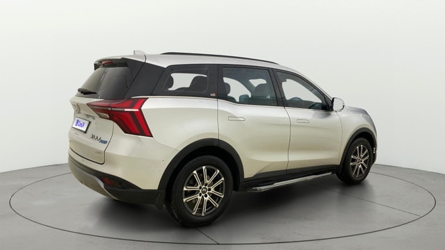 View Mahindra XUV700 Image 48 Used Mahindra XUV700 Image 48