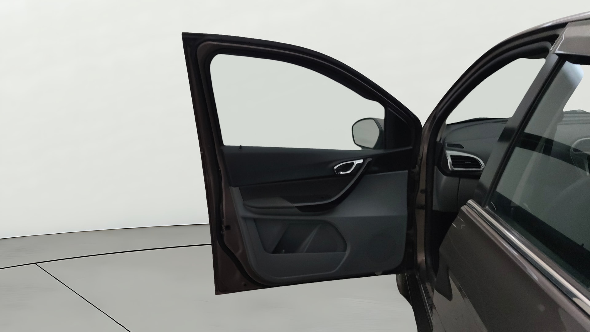 View 2020 Tata Tigor XE Diesel Image 31 Used 2020 Tata Tigor XE Diesel Image 31